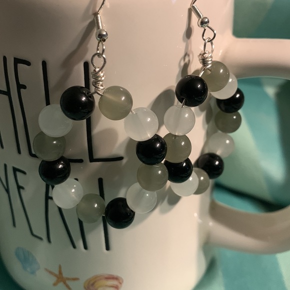 Black and White Beaded Earrings - Picture 2 of 8